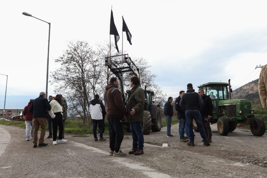 Καρδίτσα: Ένταση και χημικά σε συγκέντρωση αγροτών