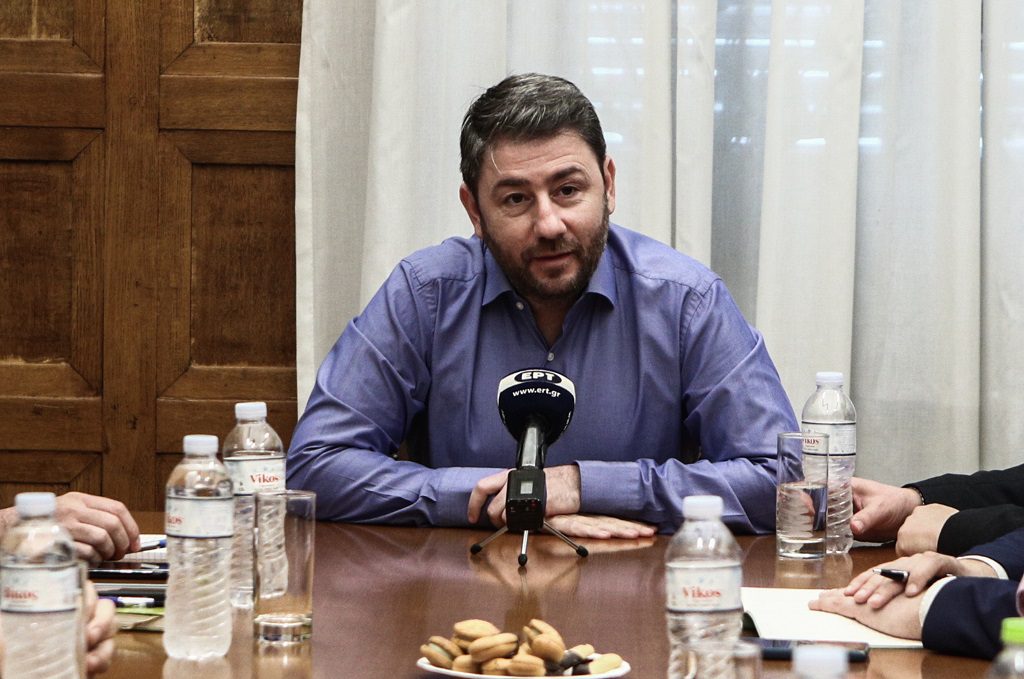 Ανδρουλάκης καλεί Τασούλα για ρύθμιση αποκλεισμού νεοναζί από τις εκλογές