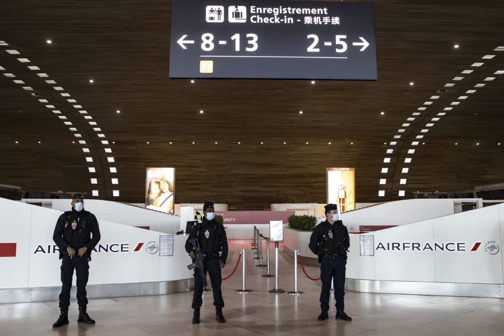 Παρίσι: Χειροπέδες σε ποδοσφαιριστή – Συνελήφθη στο αεροδρόμιο με 100 κιλά κοκαΐνης