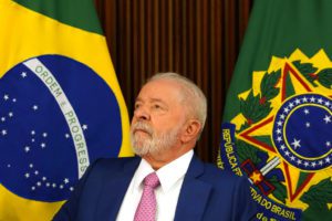 Βραζιλία: Ο Λούλα αναβάλλει επ&#8217; αόριστον το ταξίδι του στην Κίνα λόγω της νόσησής του από πνευμονία