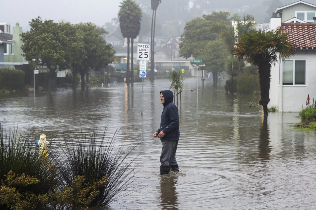 Καλιφόρνια: 12 νεκροί από τις καταστροφικές πλημμύρες – Χιλιάδες σπίτια δίχως ρεύμα (Photos)