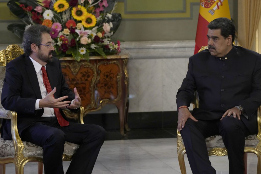 Η Ισπανία τοποθετεί ξανά πρέσβη στη Βενεζουέλα