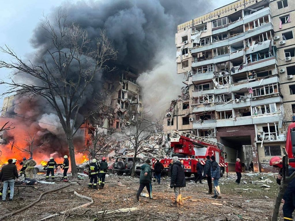 Ουκρανία – Ντνίπρο: 5 νεκροί, δεκάδες τραυματίες από ρωσικό πύραυλο – Επιθέσεις σε Χάρκοβο – Λβιβ