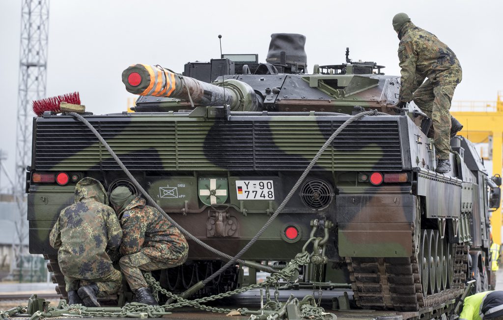 Ναυάγιο στο Ράμσταϊν: Ασυμφωνία δυτικών συμμάχων για τα άρματα μάχης στην Ουκρανία