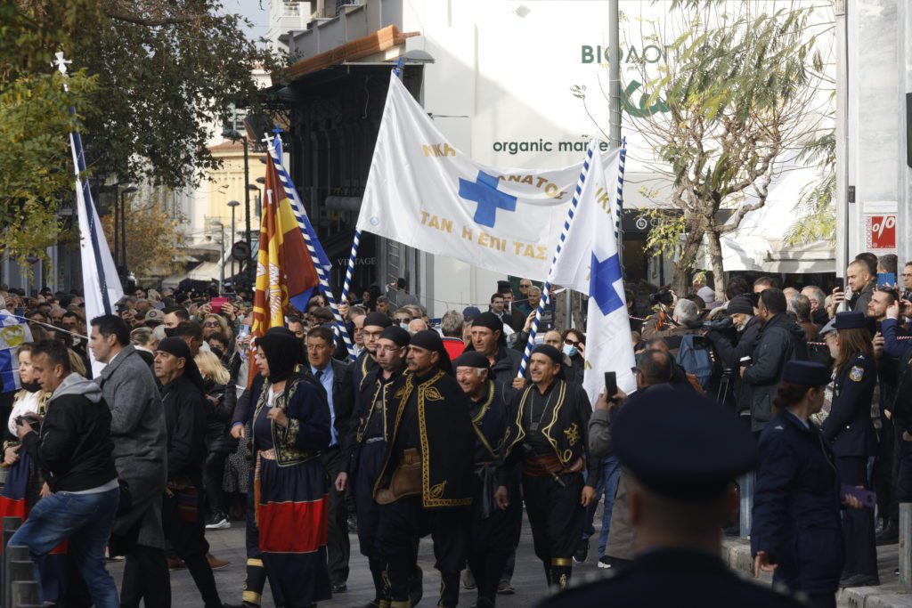 Φιλομοναρχικό κρεσέντο σε πανελλήνια μετάδοση