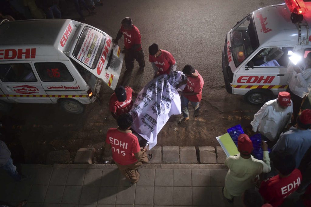 Πακιστάν: Τουλάχιστον 41 νεκροί σε τροχαίο δυστύχημα με λεωφορείο