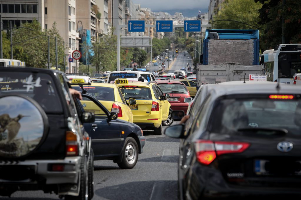 Θεοφάνια: Οι κυκλοφοριακές ρυθμίσεις σε Αθήνα και Πειραιά – Ποιοι δρόμοι θα κλείσουν