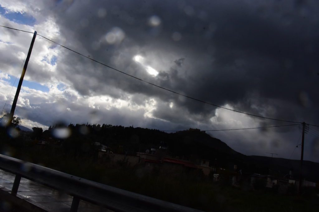 Αλλάζει το σκηνικό του καιρού – Πού θα σημειωθούν βροχές