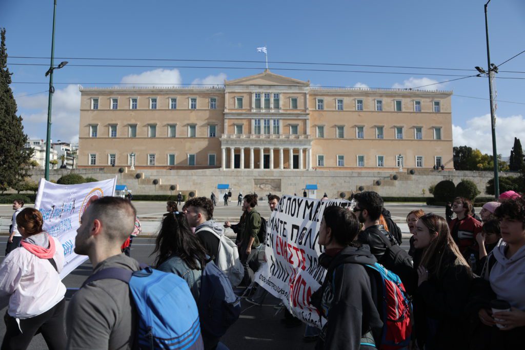 «Καχύποπτοι» κατά την κυβέρνηση Μητσοτάκη οι καλλιτέχνες που απεργούν (Video)