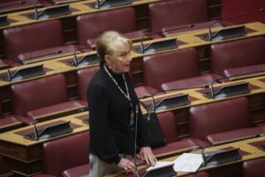 Ένταση μεταξύ Πιπιλή και Αναγνωστοπούλου &#8211; Σκουρολιάκου στη Βουλή: «Δεν θα μας τρομοκρατείτε» (Video)