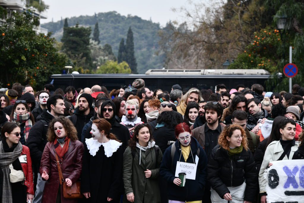 Καλλιτέχνες: Αυτή είναι η νέα ρύθμιση της κυβέρνησης Μητσοτάκη – Τι περιλαμβάνει η ΚΥΑ