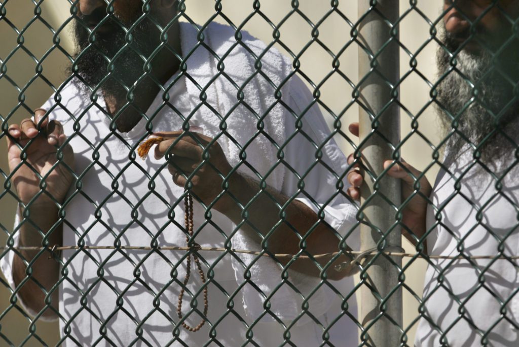 ΗΠΑ: Αποφυλακίστηκαν δύο ακόμη κρατούμενοι από το Γκουαντάναμο μετά από 20 χρόνια