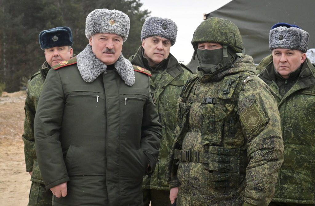 Λευκορωσία: Τη συγκρότηση πολιτοφυλακής προανήγγειλε ο υπουργός Άμυνας