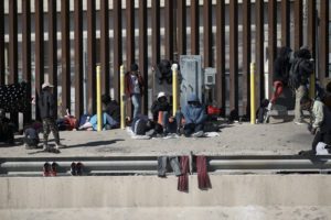 Σύνορα ΗΠΑ &#8211; Μεξικού: Εκατοντάδες παιδιά μεταναστών δεν έχουν επανενωθεί με τους γονείς τους