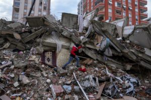 Σεισμοί Τουρκία &#8211; Συρία: Αυξάνεται ο τραγικός απολογισμός &#8211; Στους 2.300 οι νεκροί (Photos &#8211; Videos)