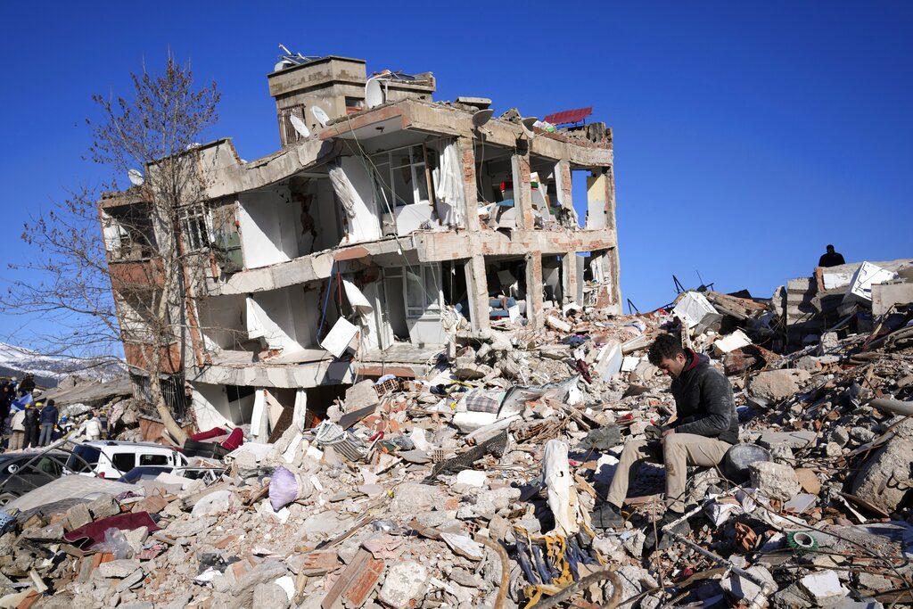 Σεισμοί Τουρκία – Συρία: «Δεν θα εκπλαγώ αν οι νεκροί φτάσουν τους 50.000», τονίζει ο Λέκκας (Video)