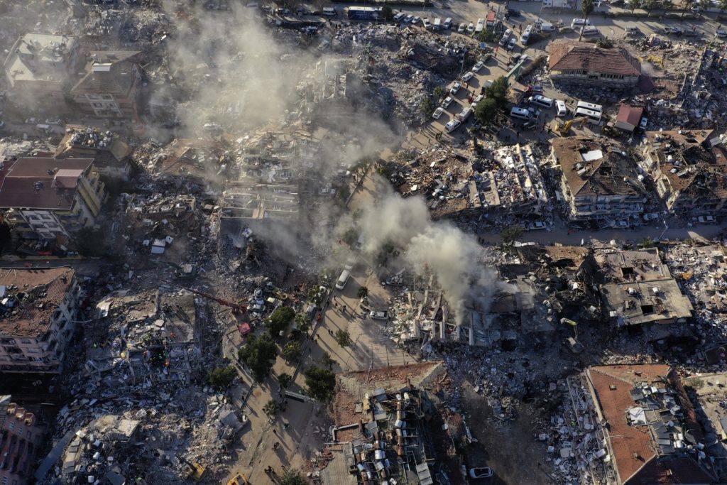 Σεισμός στην Τουρκία: Αναφορές για Έλληνα εγκλωβισμένο στα ερείπια της Αντιόχειας