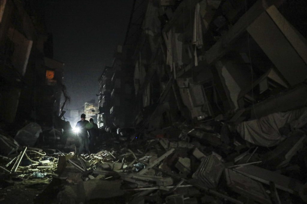 Μερική άρση των κυρώσεων κατά της Συρίας αποφάσισαν οι ΗΠΑ μετά τον φονικό σεισμό