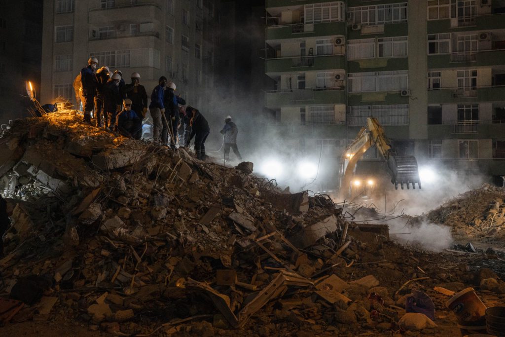 Σεισμοί Τουρκία – Συρία: Ανείπωτη τραγωδία – Ξεπερνούν τους 23.000 οι νεκροί (Photos-Video)