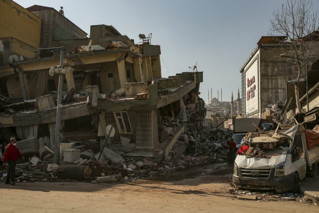 Τουρκία: Μπαράζ συλλήψεων μετά τους φονικούς σεισμούς – Στο «στόχαστρο» εργολάβοι και επόπτες