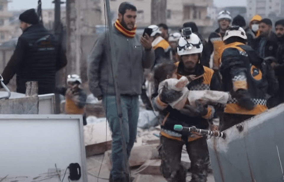 Σεισμός – Συρία: Κοριτσάκι 18 μηνών ανασύρθηκε ζωντανό από τα ερείπια