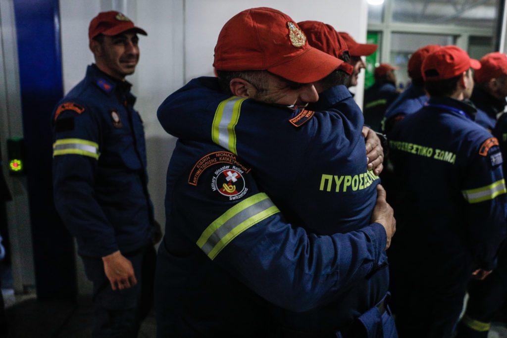 Σεισμοί Τουρκία – Συρία: Επέστρεψε στην Ελλάδα η αποστολή της ΕΜΑΚ – «Μας έλεγαν “είστε αδέλφια μας”»