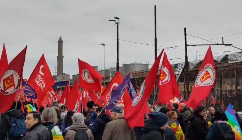 Ιταλία: Απεργία λιμενεργατών – «Κάτω τα όπλα, πάνω οι μισθοί» (Video)