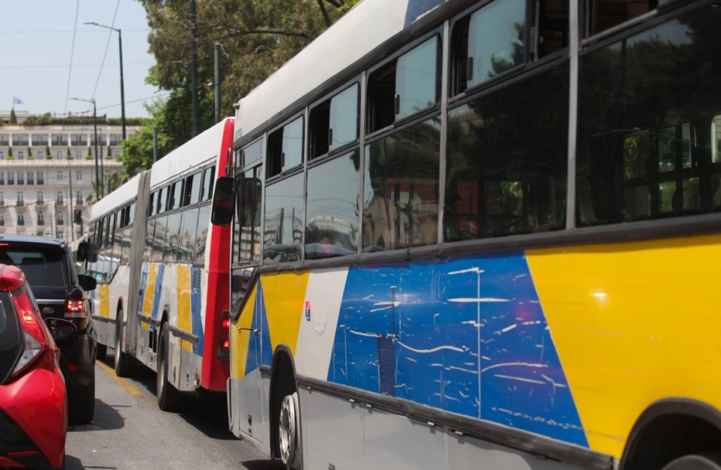 Τροχαίο με λεωφορείο στη Βασιλίσσης Σοφίας – 12 τραυματίες (Video)