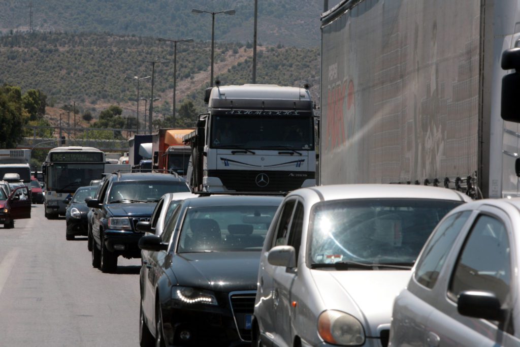 Έσπασε αγωγός της ΕΥΔΑΠ στη Λεωφόρο Αθηνών – Προβλήματα στην κυκλοφορία (Video)