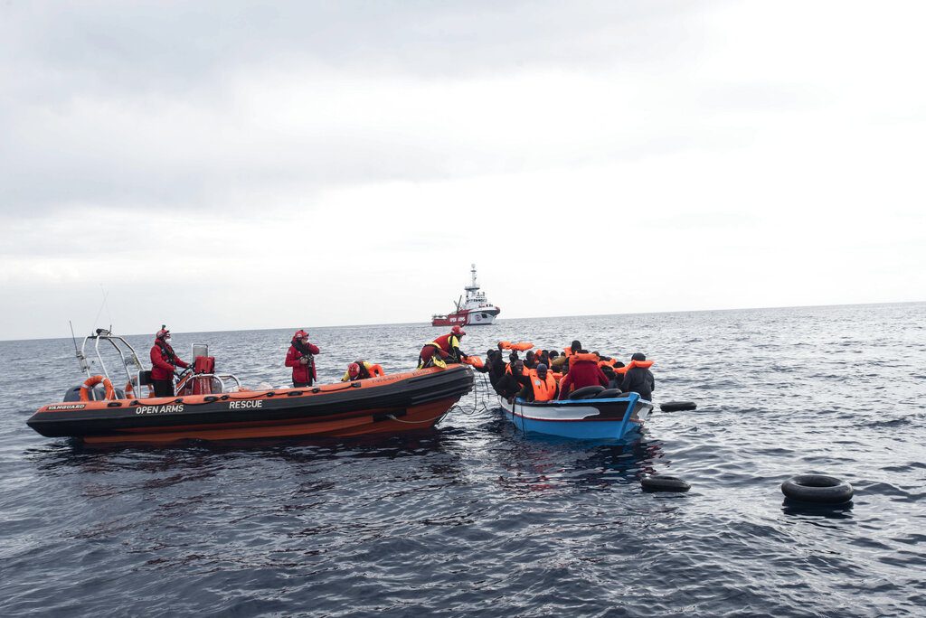 Κυβέρνηση Μελόνι: «Μπλοκάρισμα αναχωρήσεων» η απάντηση στα ναυάγια – τραγωδίες