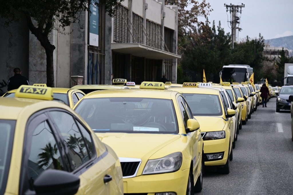 Στάση εργασίας στα ταξί – Ποιες ώρες δεν θα κυκλοφορούν στην Αττική
