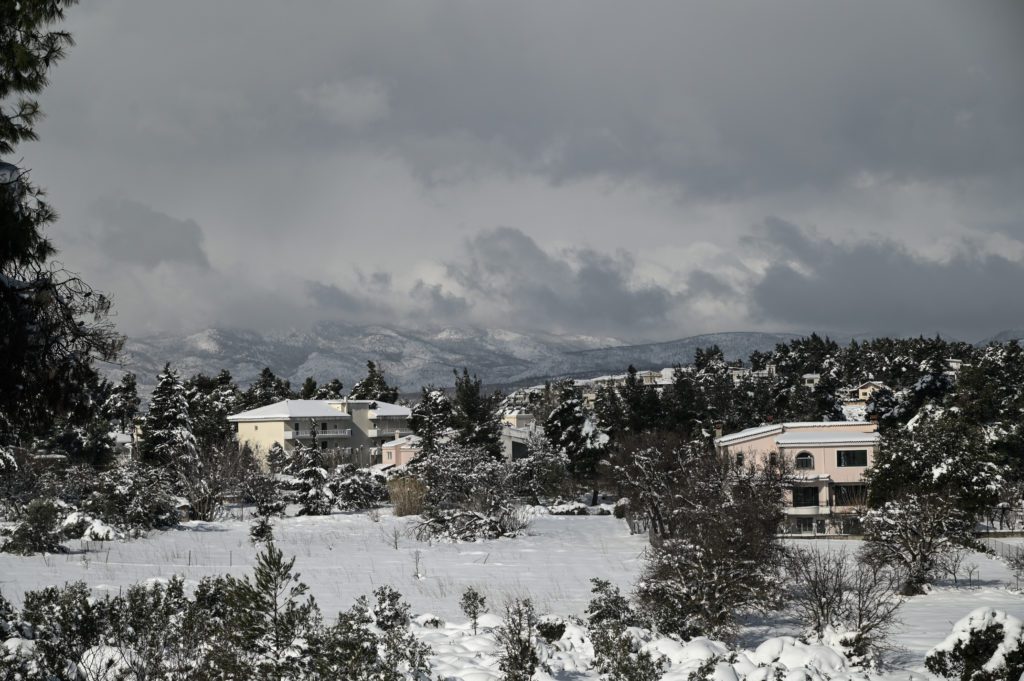 Επιμένει η κακοκαιρία: Σε ποιες περιοχές θα χιονίσει και την Πέμπτη