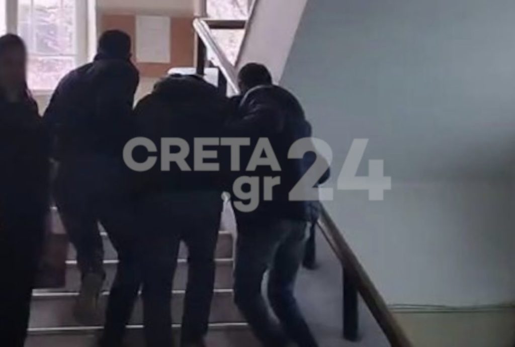 Ηράκλειο: Υπό δρακόντεια μέτρα ασφαλείας στον εισαγγελέα ο 66χρονος λυράρης (Video)