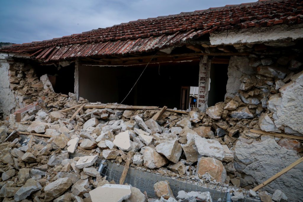 Δεσμεύσεις λογαριασμών και κατασχέσεις ακινήτων για τους σεισμόπληκτους του Αρκαλοχωρίου