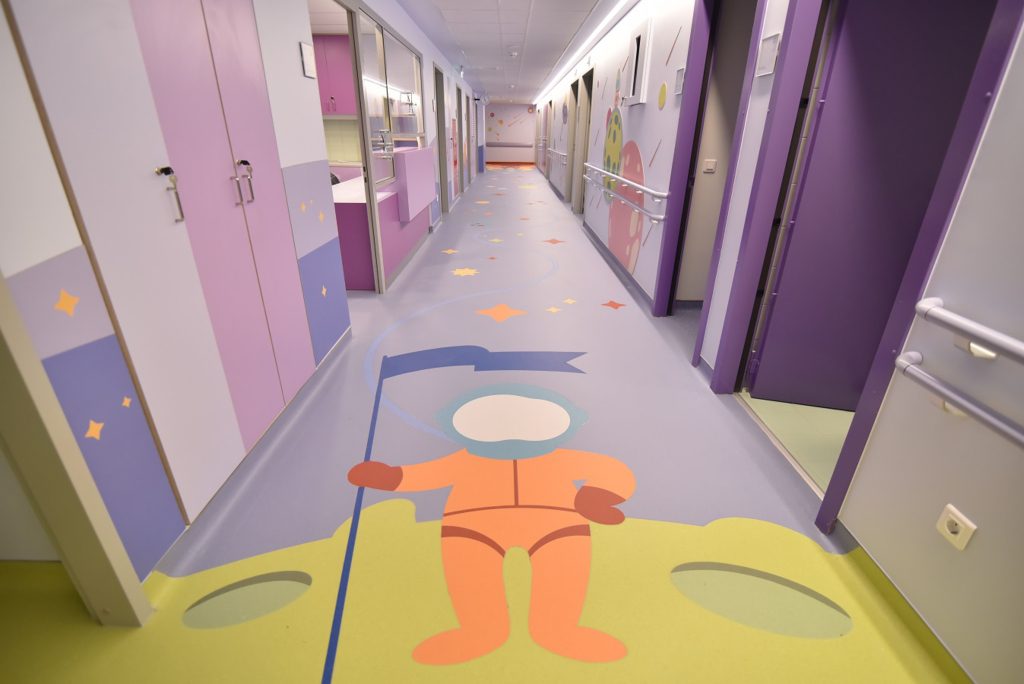 «Φλόγα»: Να μην αποσχισθούν τα ογκολογικά τμήματα από τα παιδιατρικά νοσοκομεία