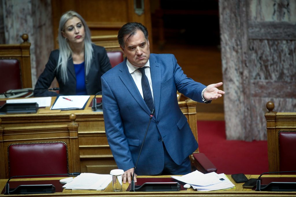 Βουλή: Ο Γεωργιάδης παραδέχτηκε ότι είναι «αδιευκρίνιστος» με εισαγγελική βούλα – «Κάλυψε» Παπαθανάση και απέρριψε την τροπολογία ΣΥΡΙΖΑ
