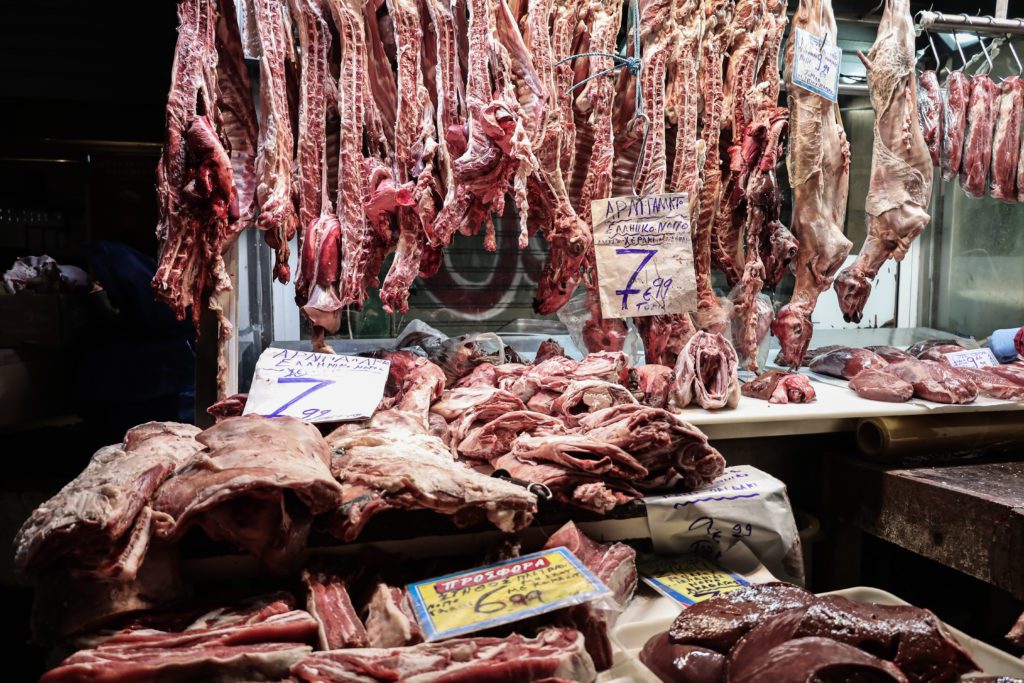 Ακρίβεια: Πολυτέλεια και το κρέας – Αυξήσεις έως και 20% στις τιμές σε σχέση με το 2022 (Video)