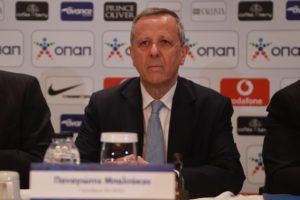 Ολυμπιακός κατά Μπαλτάκου: «Φασιστικό σκουπίδι, σκύβει με δουλοπρέπεια»