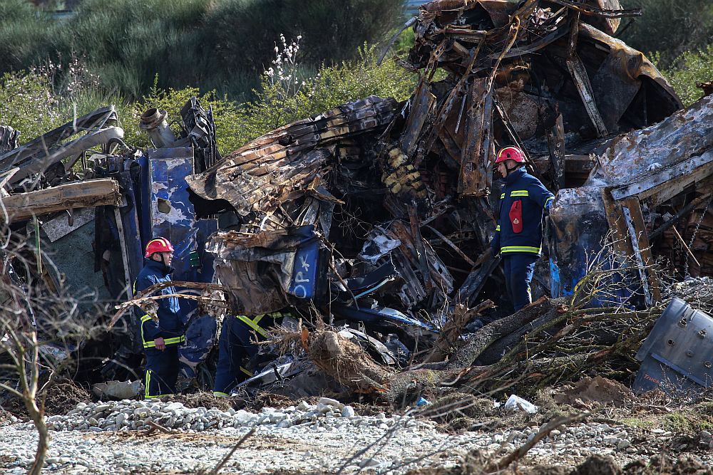 Τέμπη: Συγκλονιστική καταγγελία – «Βάζαμε τον αδερφό μου στο χώμα και μας πήραν τηλέφωνο για να εισπράξουν χρέη» (Video)