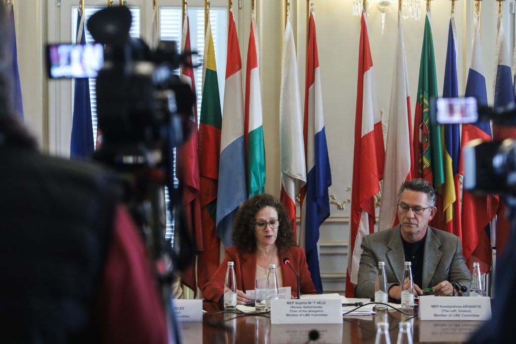 Επιτροπή LIBE: «Σοβαροί κίνδυνοι για το Κράτος Δικαίου και τα θεμελιώδη δικαιώματα στην Ελλάδα» (Video)