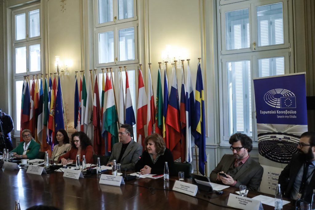 Επιτροπή LIBE: Το «κρυφτό» της κυβέρνησης Μητσοτάκη, οι ανησυχίες των Ευρωπαίων και τα ερωτήματα