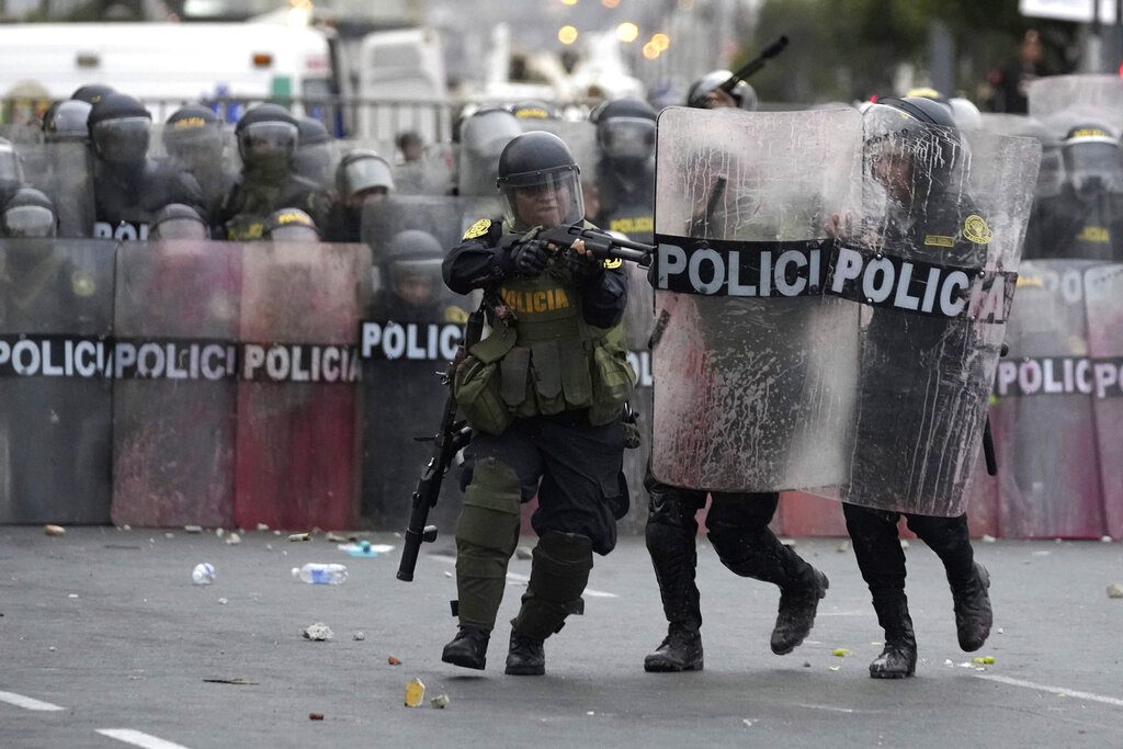 «Ράπισμα» της Διεθνούς Αμνηστίας για τα αστυνομικά πυρά εναντίον διαδηλωτών ανά τον κόσμο