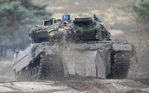 Spiegel: Έφτασαν τα πρώτα 18 γερμανικά Leopard 2 στην Ουκρανία