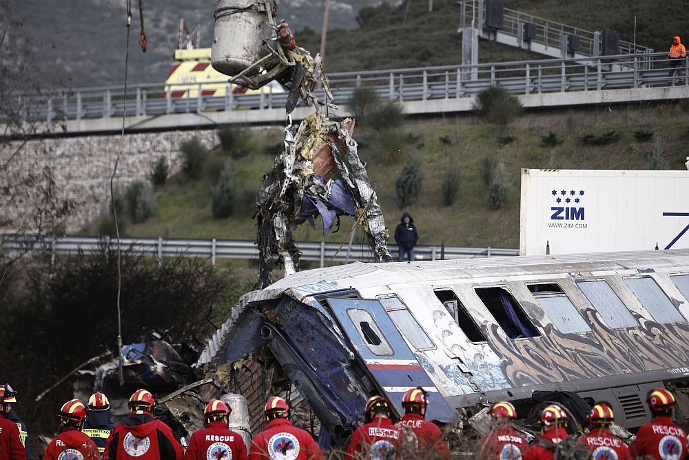 Τραγωδία Τέμπη: Πώς υποδέχεται ο Διεθνής Τύπος το χειρότερο σιδηροδρομικό δυστύχημα στην Ελλάδα
