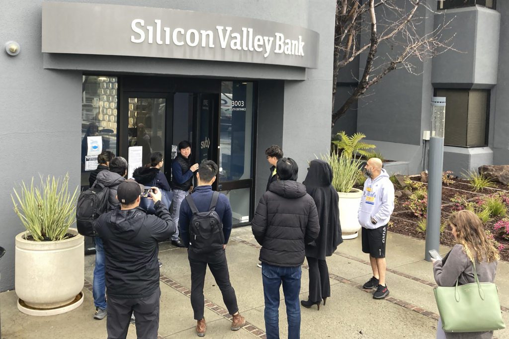 Silicon Valley Bank: Ο εφιάλτης του 2008 και η αγωνία για νέο παγκόσμιο «κραχ»