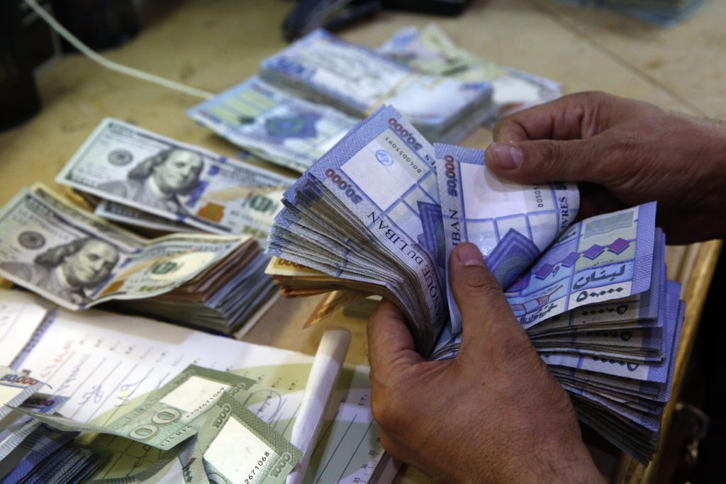 Λίβανος: Καταποντίζεται το εθνικό νόμισμα – Ένα δολάριο ΗΠΑ προς 100.000 λίρες