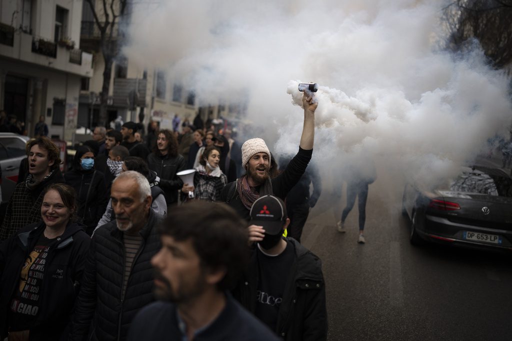 Γαλλία: Συγκρούσεις αστυνομικών με διαδηλωτές στην Πλας ντ’ Ιταλί