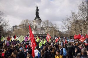 Νέα επεισόδια και συγκρούσεις σε διαμαρτυρία για το νερό στη Γαλλία