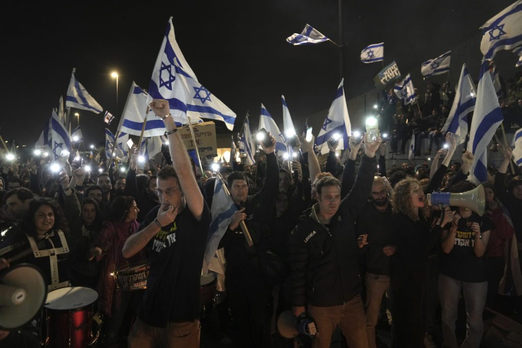 Ισραήλ: Πολιτική κρίση για τη δικαστική μεταρρύθμιση – Ανακοινώσεις από Νετανιάχου