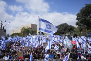 Σε τεντωμένο σκοινί το Ισραήλ &#8211; Γενική απεργία κατά της δικαστικής μεταρρύθμισης Νετανιάχου